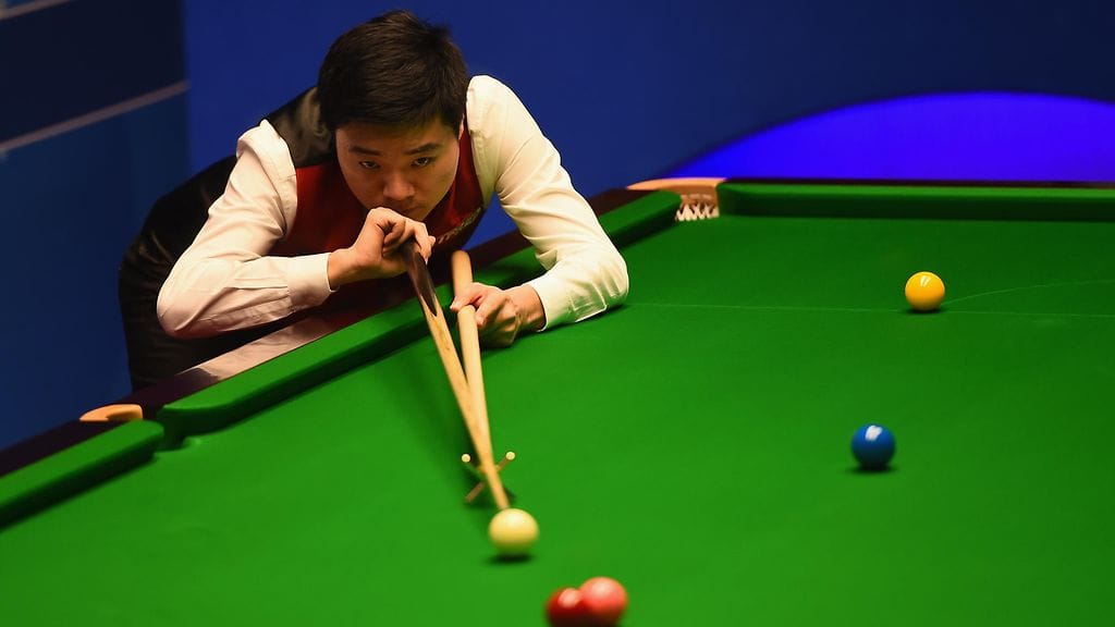 Ding Junhui vakuutti Crucible-teatterissa Sheffieldissä tiistaina.