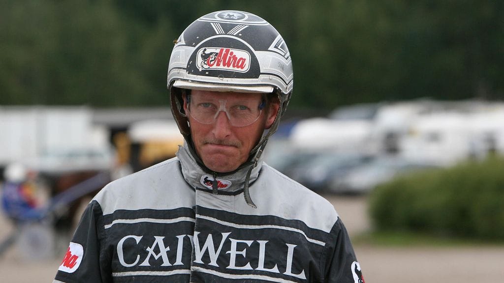 Ari Moilanen hakee voittoa Ice Paradisella.