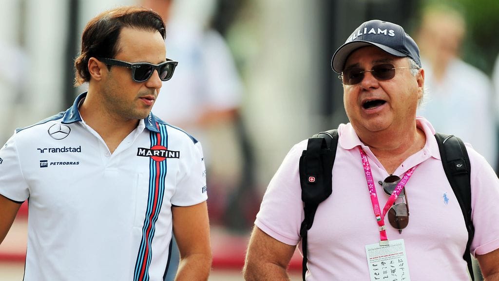 Luis Antonio Massa seuraa poikansa Felipen otteita Sotshissa.