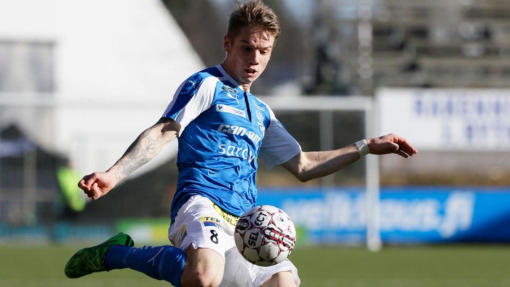 Robert Taylor pommitti RoPS:n avausmaalin lähes 30 metristä (arkistokuva).