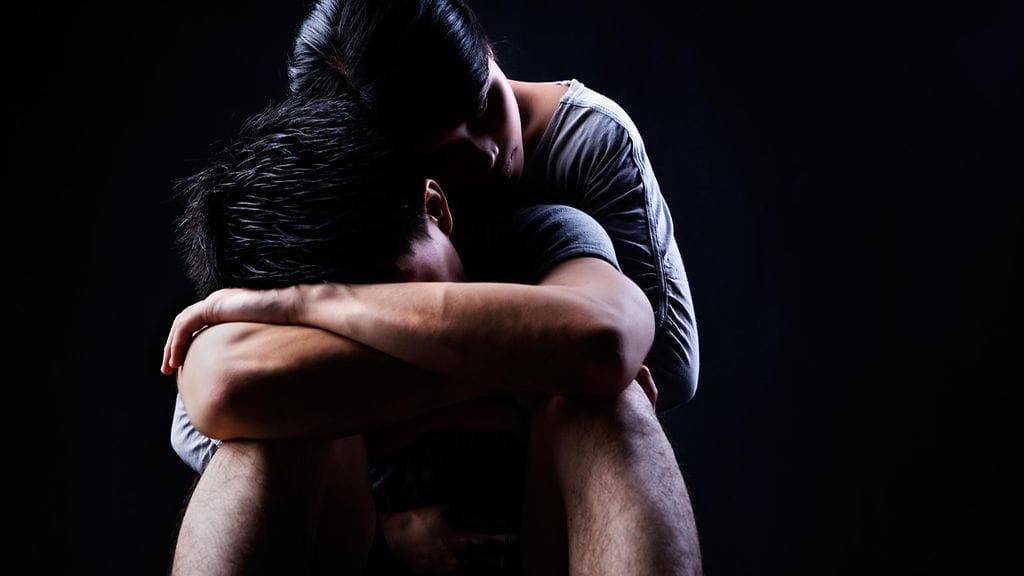 Seksuaalista väkivaltaa kokevat myös miehet.