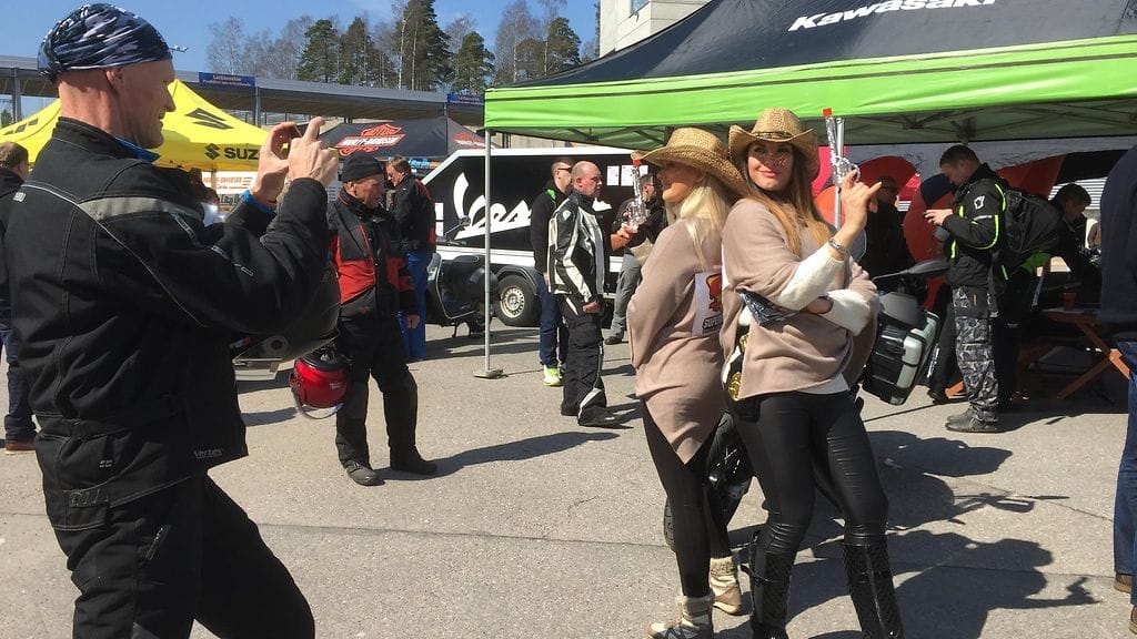 Messujen markkinatytöt