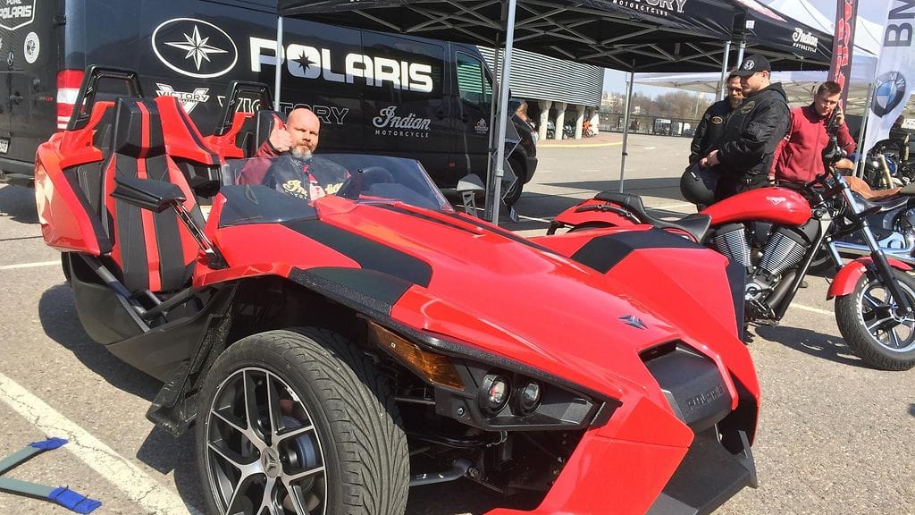 Kolmipyörä Polaris Slingshot