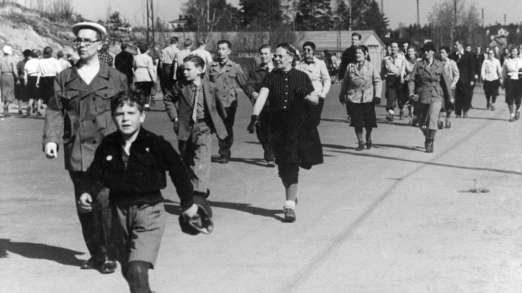 Maaottelumarssin suorittajia toukokuussa 1941. Suomi-Ruotsi maaottelumarssi kilpailtiin 4. 25.5.1941. Suomi voitti tuloksella 1 507 111 - 943 952.