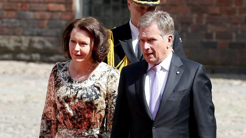 Tasavallan presidentti Sauli Niinistö ja rouva Jenni Haukio saapuivat Ruotsin kuningas Kaarle Kustaan syntymäpäivälounaalle lauantaina 30.4.