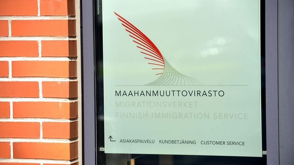 Työoikeustodistuksella tarkoitetaan kirjallista todistusta siitä, että turvapaikanhakija on ollut Suomessa tietyn ajan ja että hänellä on oikeus tehdä palkallista työtä.