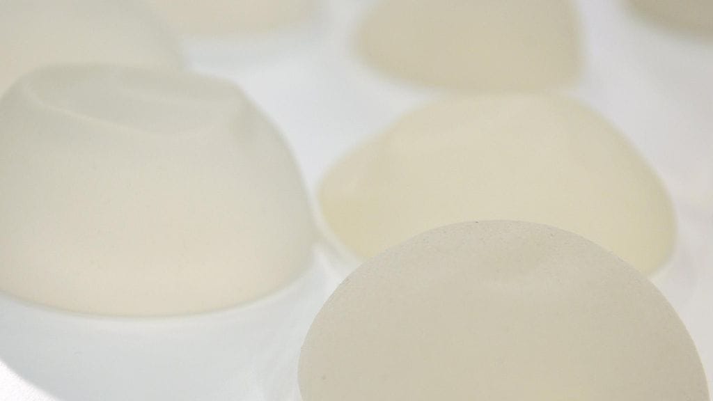 Nämä rintaimplantit eivät ole herkästi repeytyviä PIP-implantteja.