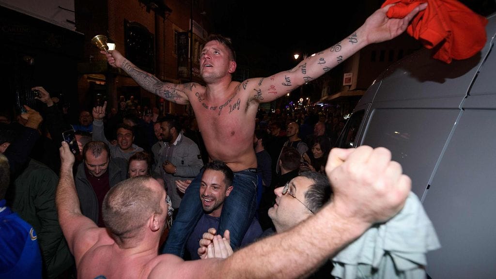 Leicesterin mestaruuden varmistuminen sai kannattajat sekaisin riemusta 2.5.2016.