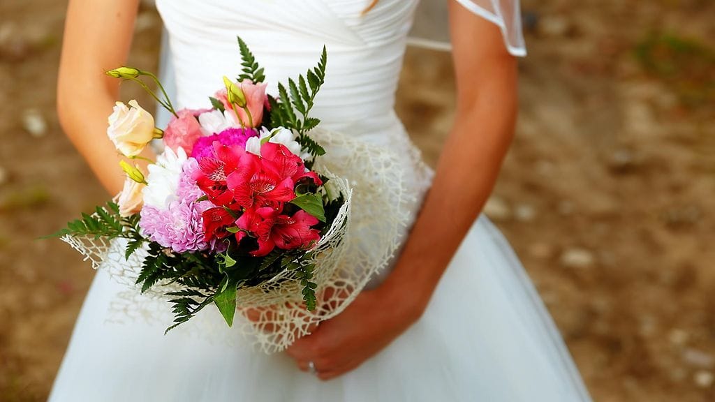 Jos avioliitto ei ollut naiselle mieleinen, hän lisäsi kimppuun rosmariinia, jonka toivottiin ehkäisevän raskauksia.