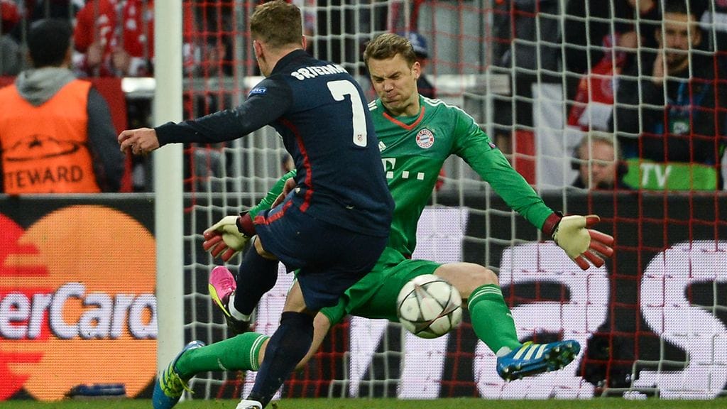 Antoine Griezmann viimeisteli Atletico Madridin arvokkaan 1-1-tasoituksen toisella puoliajalla. Manuel Neuer oli tilanteessa voimaton Bayernin maalilla.