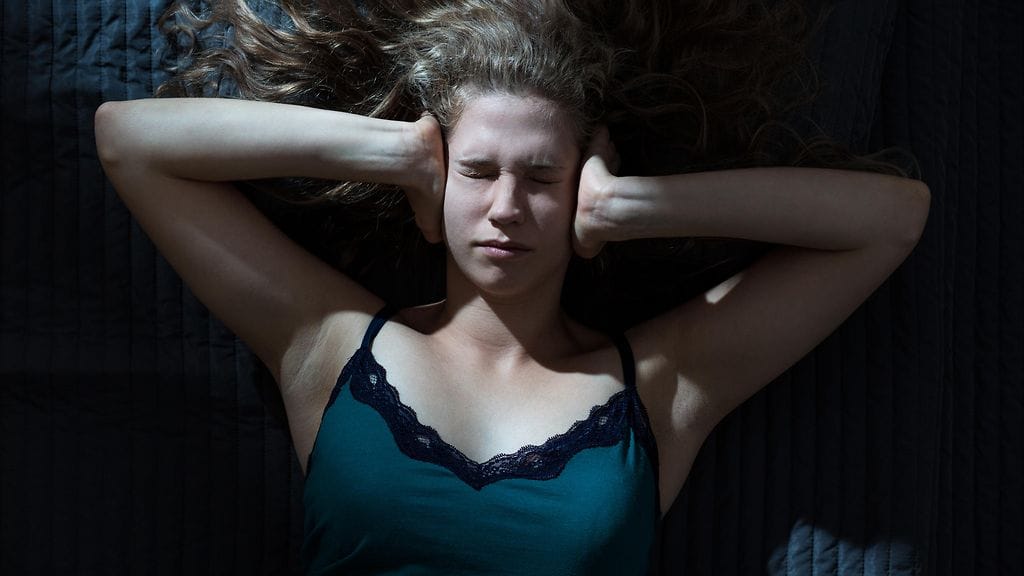 Sairaus johtuu aivojen unikeskuksen vaurioitumisesta.