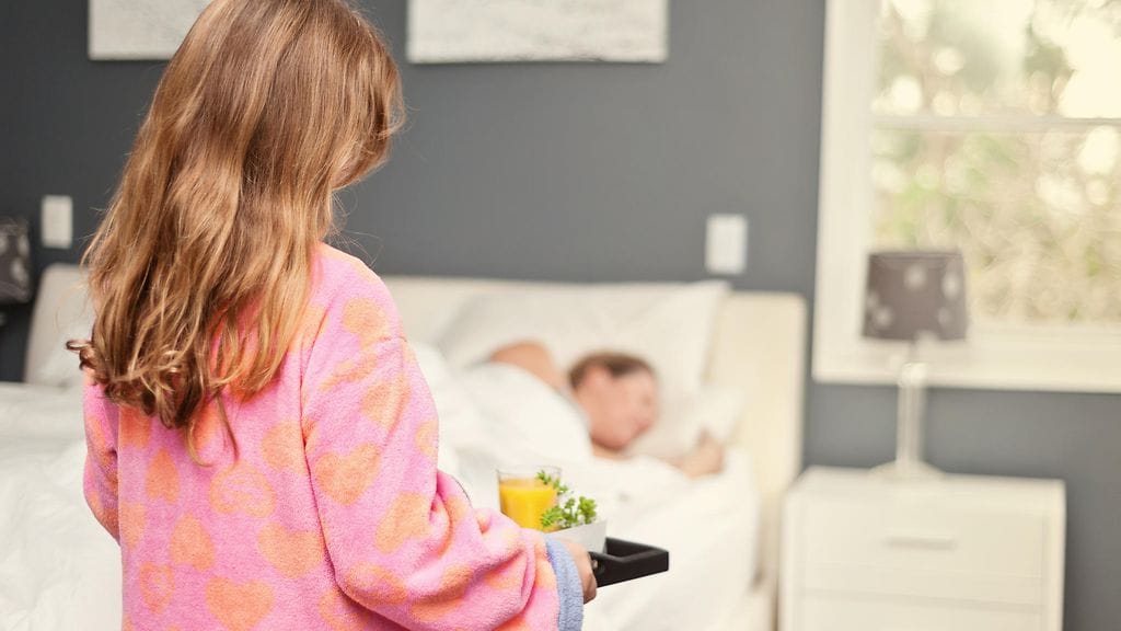 Aamupala sänkyyn kuuluu monen äidin äitienpäivään. Ainakin haaveissa.