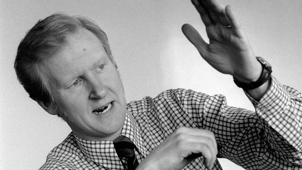Pirkkalan pääarkkitehdiksi Leskinen nimeää Erkki Ahon, joka toimi kokeilun valmisteluvaiheessa kouluhallituksen toimistopäällikkönä ja sen jälkeen pääjohtajana.