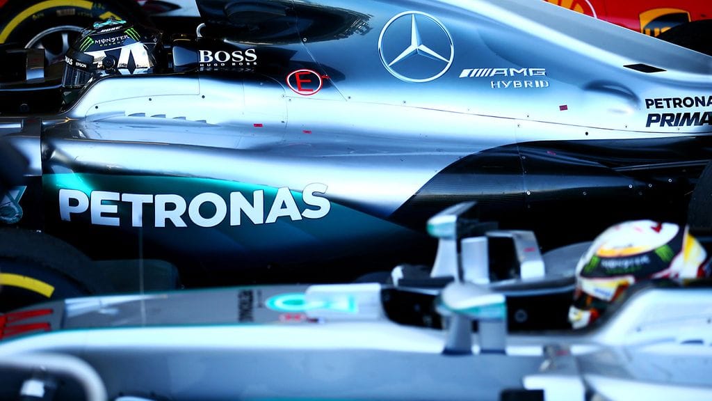 Nico Rosberg ja Lewis Hamilton ajoivat kaksoisvoittoon viime viikonloppuna Venäjän F1-osakilpailussa Sotshissa.