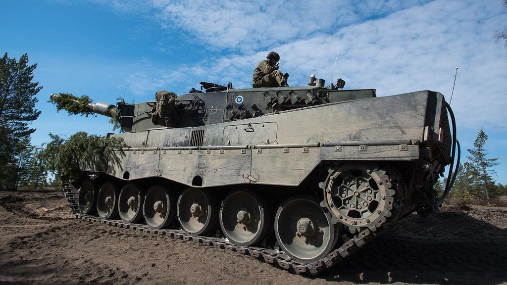 Leopard (LEO2A4) -panssarivaunu oli ajanut "miinaan" maavoimien Arrow 16 -harjoituksessa Niinisalon varuskunnassa Kankaanpäässä 4. toukokuuta 2016.