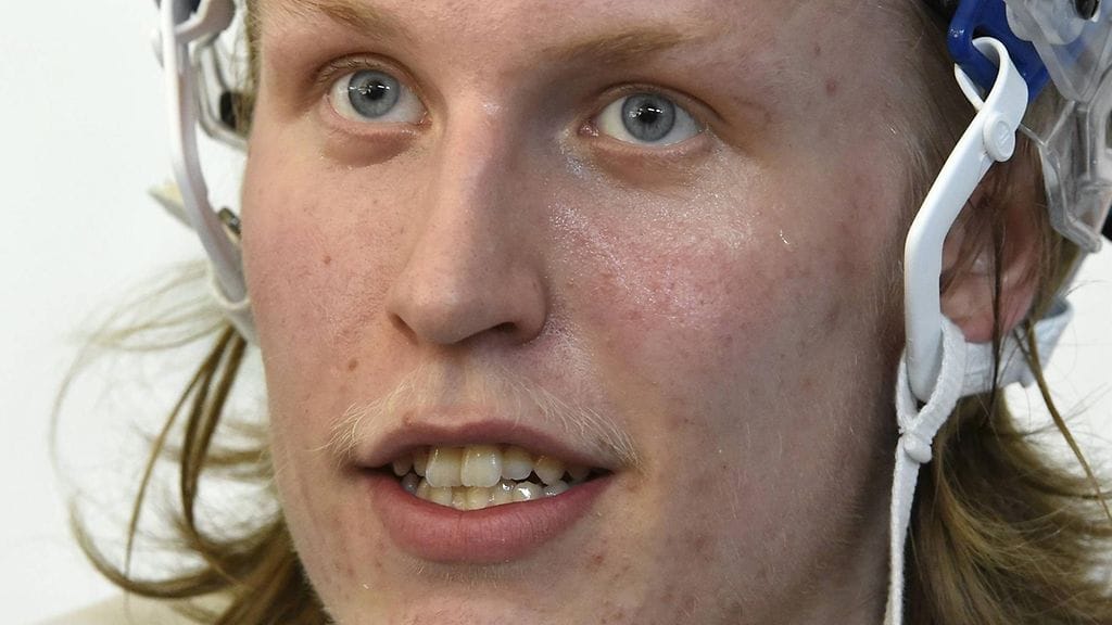 Patrik Laine ja viikset. Siellä ne ovat.