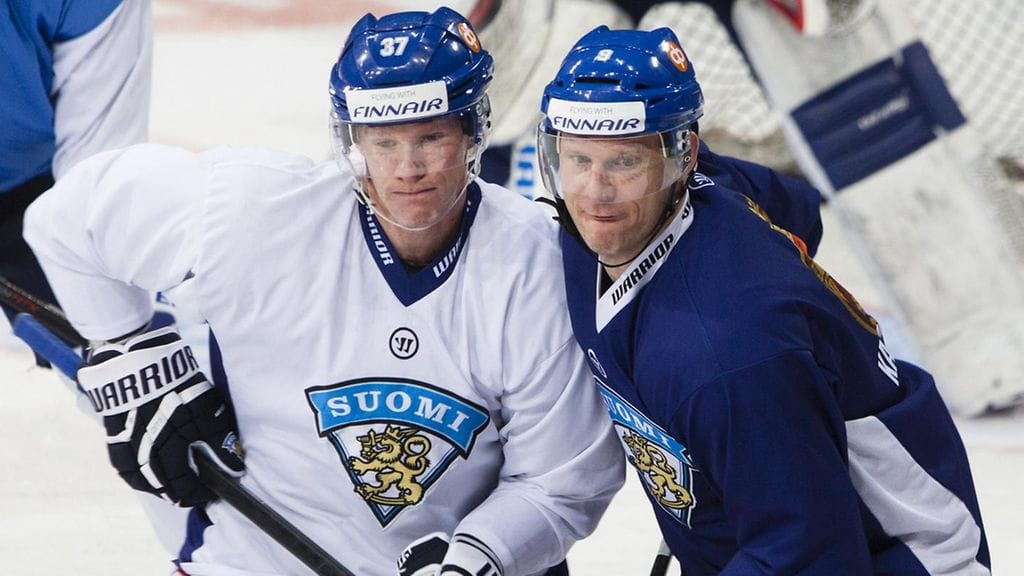 Mika Pyörälä ja Mikko Koivu vääntävät tänään samalla puolella.