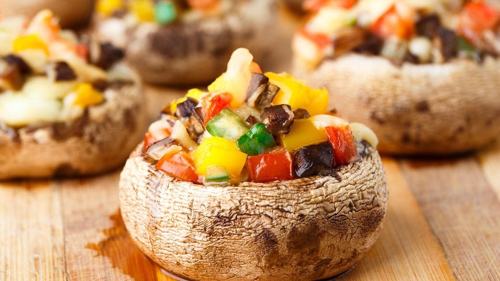 Täytetyt herkkusienet ovat suomalaisille tuttua grilliruokaa.