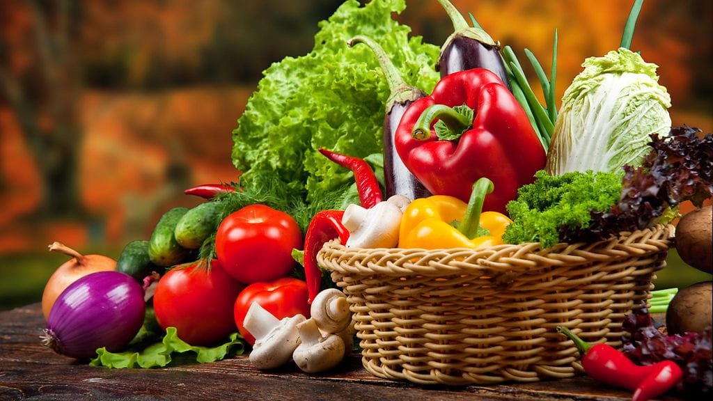 Terveelliseen ruokavalioon kuuluu runsaasti vihanneksia.