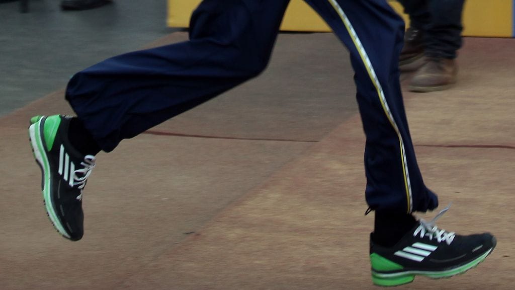 Italiassa kaksi vuotta kilpailukieltonsa kumoamiseksi taistellut 93-vuotias juoksija on saanut jälleen luvan kilpailla. Kuvituskuva.