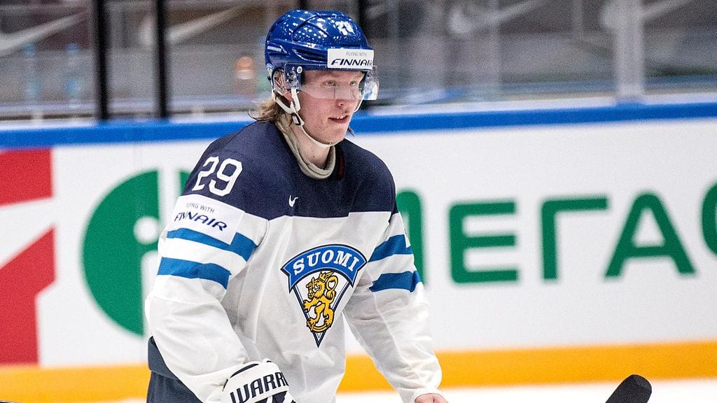 Patrik Laine avasi MM-kisat upeasti.
