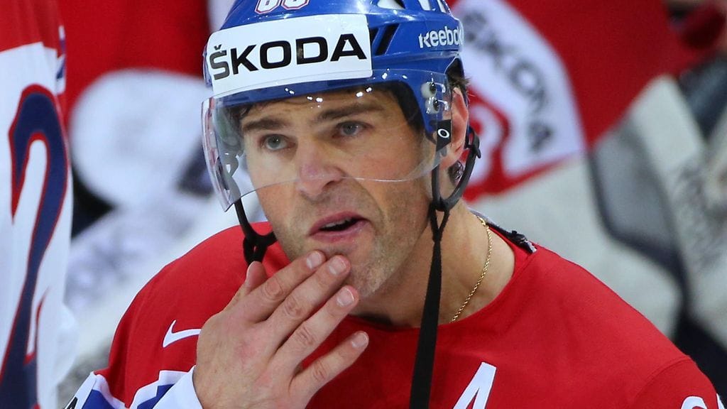 Jaromir Jagr pohtii.