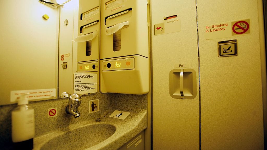 Tuhkakupit kuuluvat myös uusien lentokoneiden varusteluun.