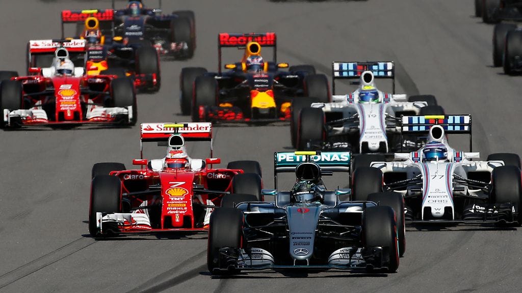 Nähtäväksi jää, saako jopa jonkin tallin auto Heinekenin värejä maalipintaansa.