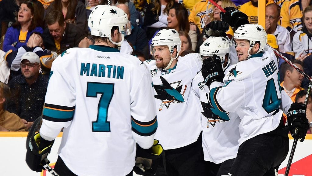 Joonas Donskoi (kesk.) on ollut huippuvireessä pudotuspeleissä.