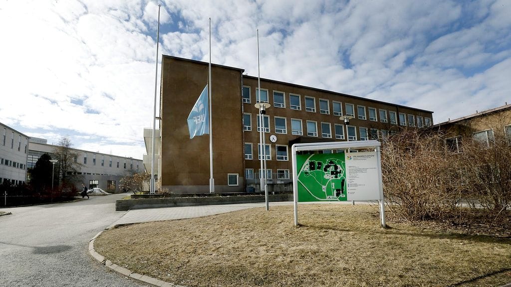 Itä-Suomen yliopiston Savonlinnan kampus 11. huhtikuuta 2016. Yliopiston hallitus ilmoitti maanantaina, että opettajankoulutus lakkautetaan Savonlinnassa ja keskitetään Joensuun kampukselle aikaisintaan syyslukukaudesta 2018.