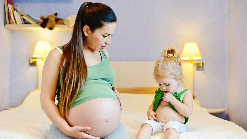 raskaana oleva äiti