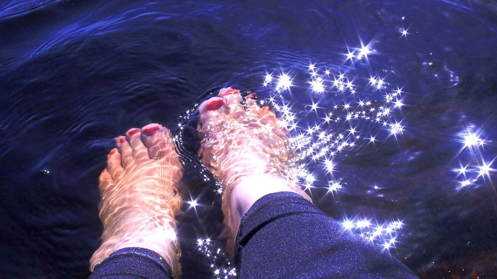 Uimavedet ovat jo hieman viilenneet, vaikka syyskuun sää jatkuu lämpimänä. Kuva: Raija Kokkola, Valtimo