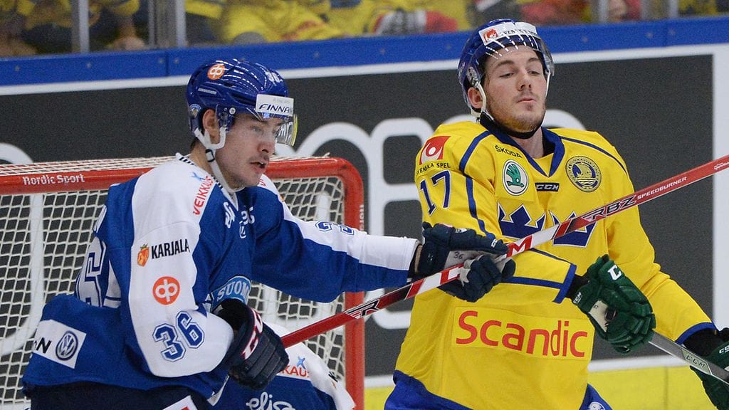 Joonas Järvinen ja John Persson harjoitusottelussa helmikuussa 2016