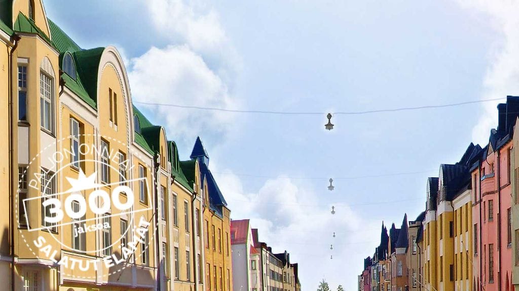 Salatut elämät -sarjan ulkokohtaukset kuvataan Huvilakadulla Helsingissä.