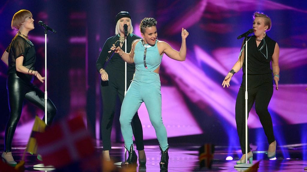 Sandhja lauloi Globenissa viisujen ensimmäisessä semifinaalissa tiistaina 10. toukokuuta.