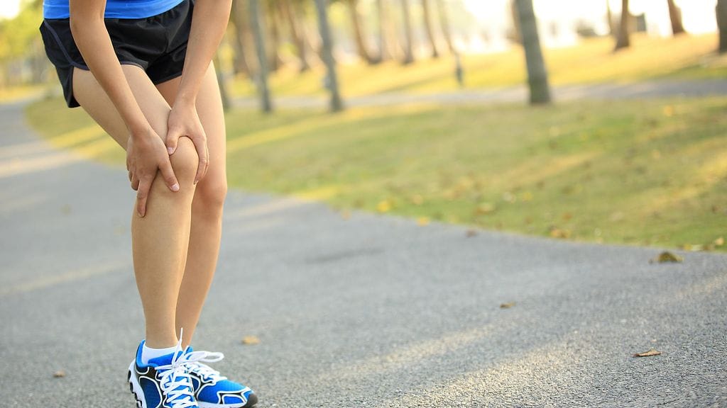 Lenkin jälkeinen polvikipu kannattaa selvittää ennen lenkkipoluille ryntäämistä.