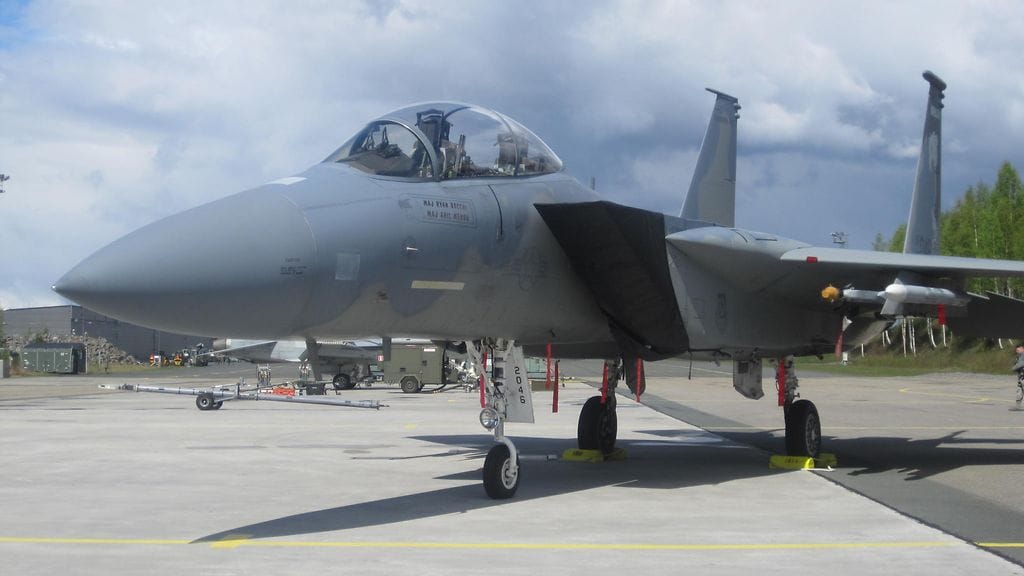 Amerikkalaiskotka eli Boeing F-15 -hävittäjä.