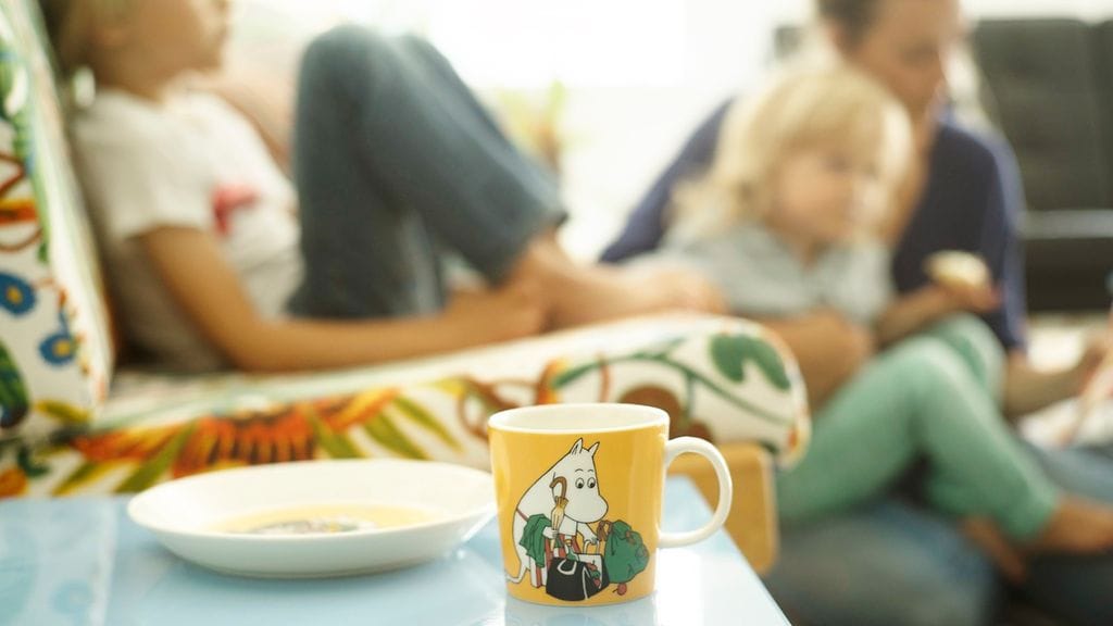 Kuvassa Muumimamma aprikoosi -muki, joka tuli myyntiin vuonna 2014.