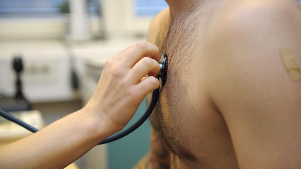 Tupakoinnin lopettamisen jälkeen keuhkojen värekarvat alkavat elpyä ja keuhkoista poistuu limaa.