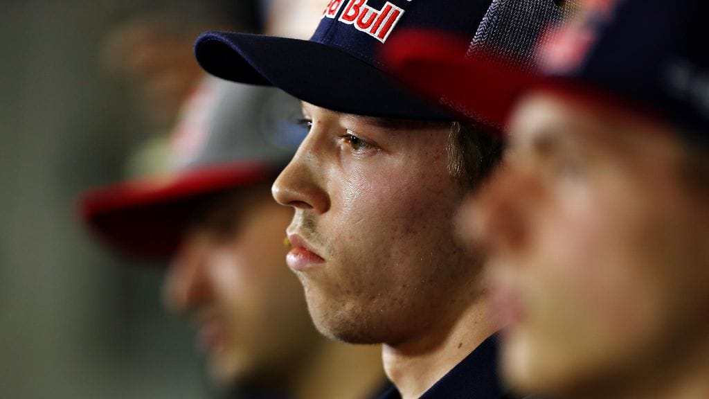 Daniil Kvjat ja Max Verstappen istuivat vierekkäin torstain lehdistötilaisuudessa.