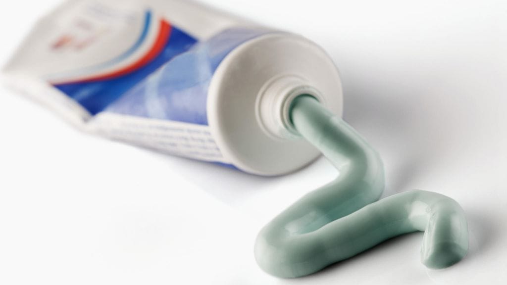 Miten sinä puristat hammastahnan tuubista ulos?