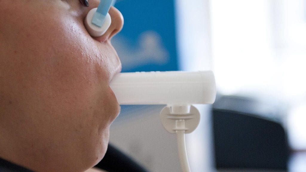 Keuhkojen toimintakoe, spirometria. Kuvituskuva.