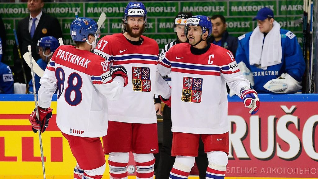 Tomas Plekanec (oik.) iski perjantaina kaksi osumaa.