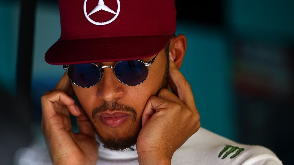 Lewis Hamilton valtasi paalupaikan Espanjan GP:n aika-ajossa lauantaina.