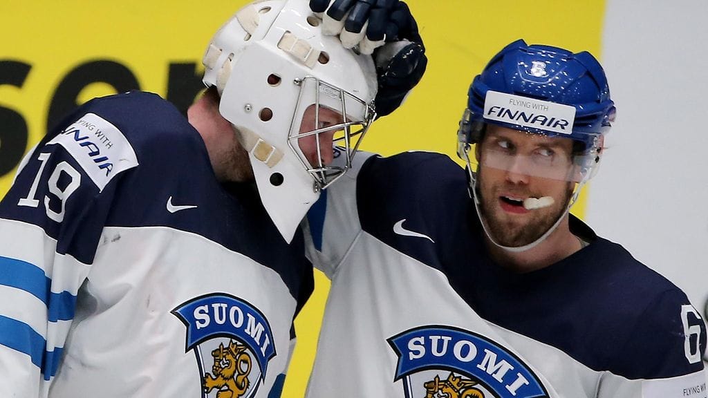 Mikko Koskinen ja Topi Jaakola tuulettivat Ranska-voittoa lauantaina.