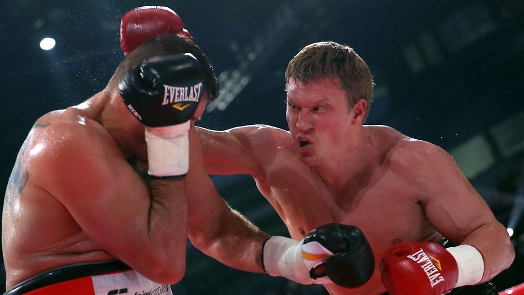 Aleksandr Povetkin (oik.) on entinen WBA-liiton mestari.