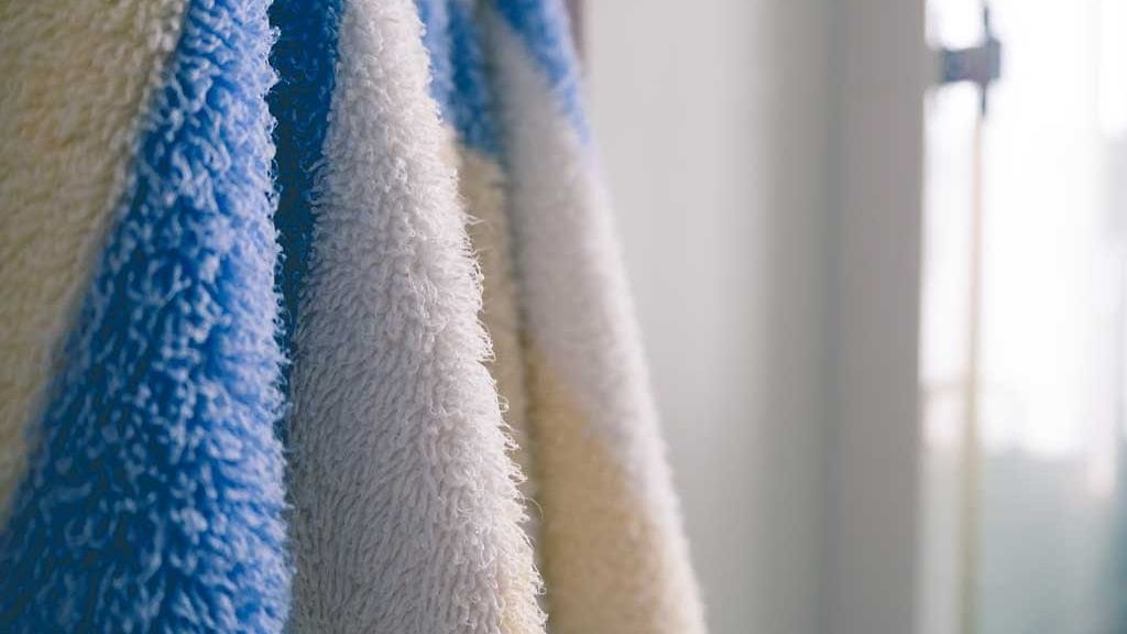 Pyyhkeistä saa pehmeitä muutaman niksin avulla.