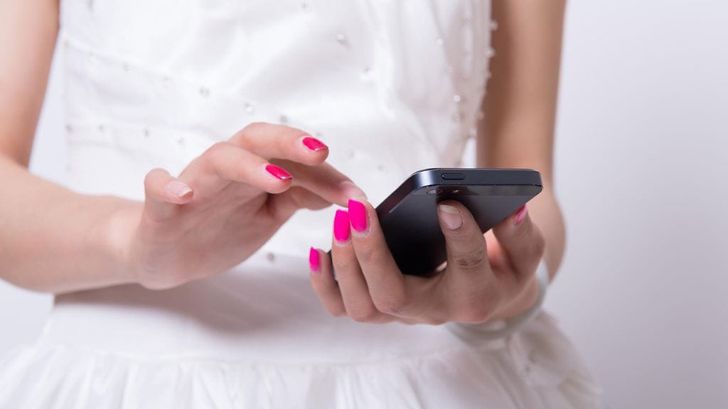 Morsiamen mielestä ystävät menivät hääyönä sulhasen edelle.