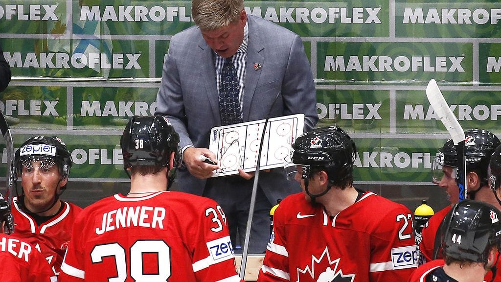 Kanadan päävalmentajan Bill Petersin fläppitaulukuviot eivät uponneet.