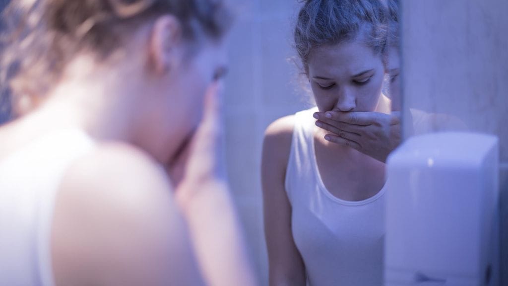 Ahmiminen ja oksentelu aiheuttavat bulimiassa vaarallisen noidankehän.